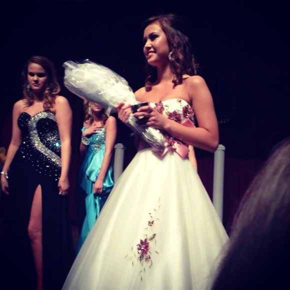 One of a kind pageant dress - Picture 2 of 3