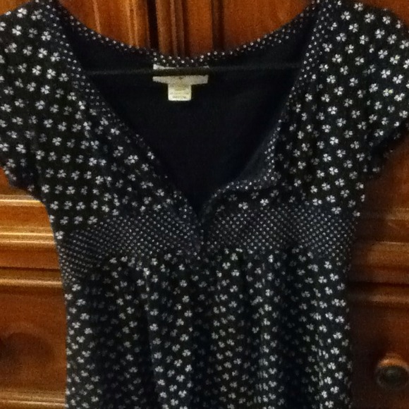 Small flowers on a black short sleeve tee