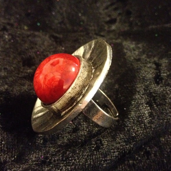 Silver Red Ring - Picture 2 of 2