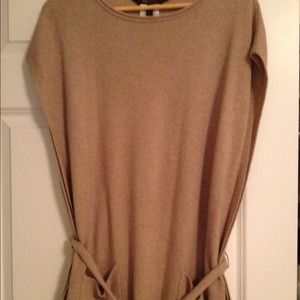 Cashmere sleeveless belted sweater BCBG Max Azria