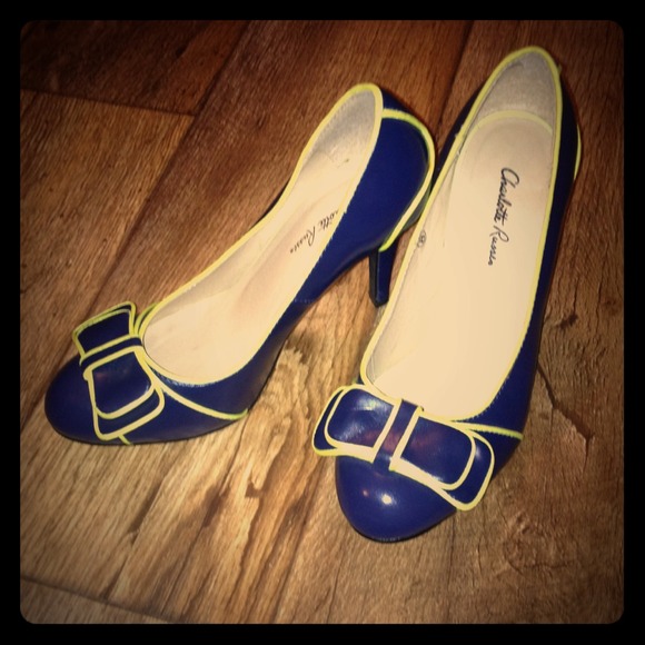 Navy and yellow pumps