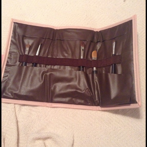 *Reserved* Makeup brush holder!