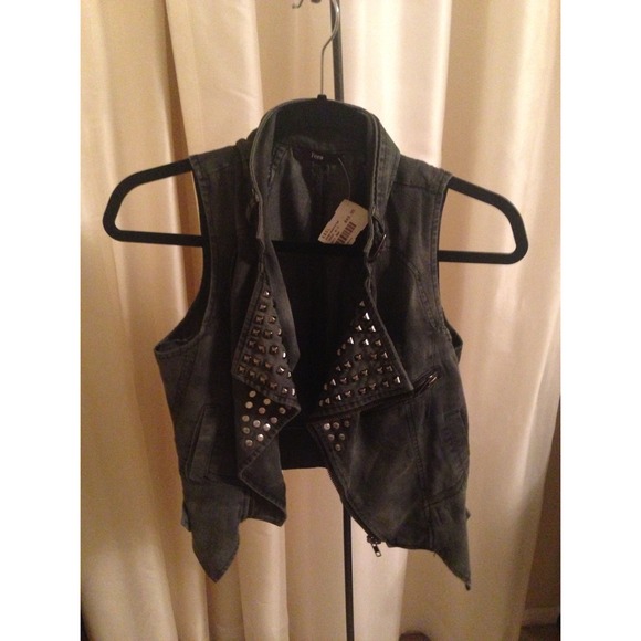 Brand new vest with stud and zipper details