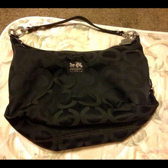 Black coach purse .