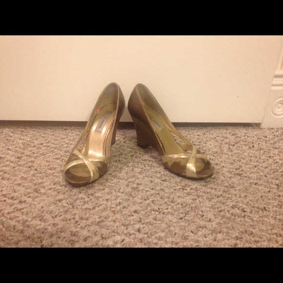 Metallic wedges