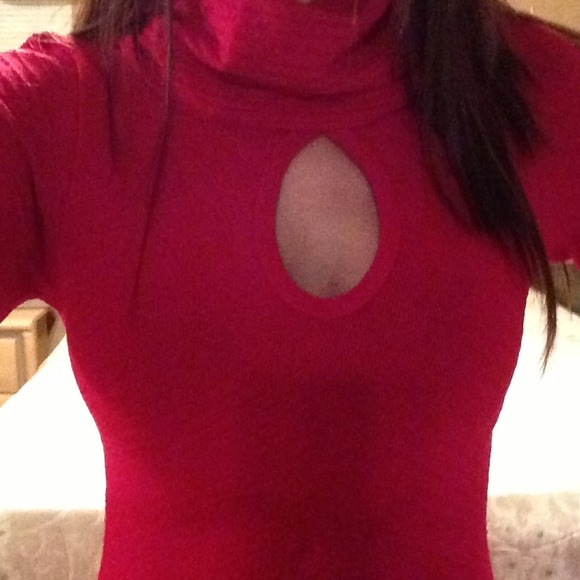 Gorgeous New Red Keyhole Sweaterdress - Picture 2 of 3