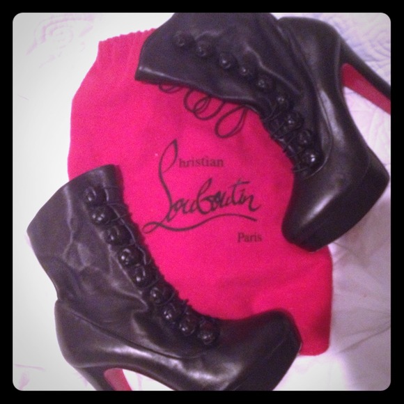 ❤Christian Louboutin Black Leather Booties 👠