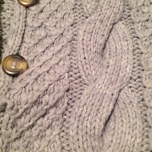 Like new, knitted cardigan - Picture 2 of 2
