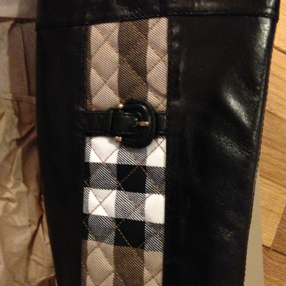Authentic Burberry Boots - Picture 4 of 4