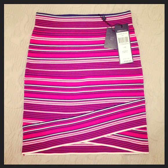 🍁🍂SOLD🍁🍂BCBG mini bandage skirt