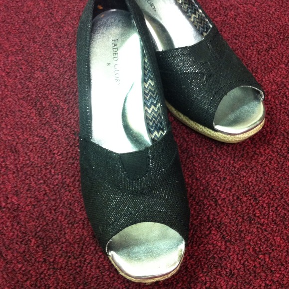 SOLD*****Faded Glory Wedge