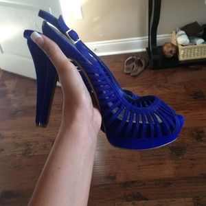 Jessica Simpson pumps