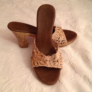 Summer sandal with heel