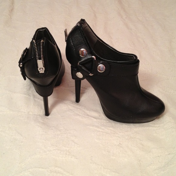 🚫Reserved @chic101a 🚫Black bootie heels