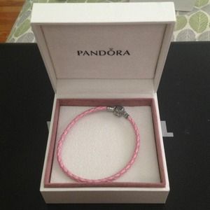 ❌⭕⭕SOLD ON EBAY 🔚🔚PANDORA PINK LEATHER BRACELET