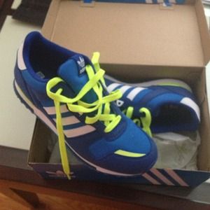 ❌❌❌SOLD OB EBAY❌❌❌❌ADIDAS SZ 6.5 WORN ONCE