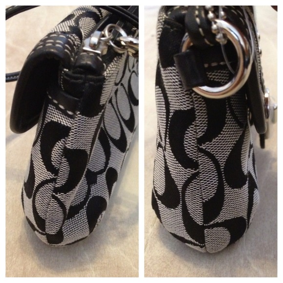 COACH Black & White Signature C Legacy Wristlet - Picture 3 of 4