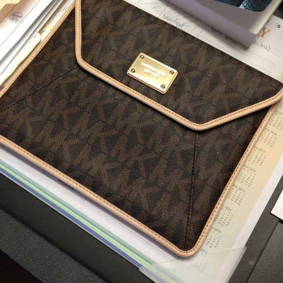 🚫SOLD🚫Michael kors iPad case