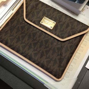 🚫SOLD🚫Michael kors iPad case