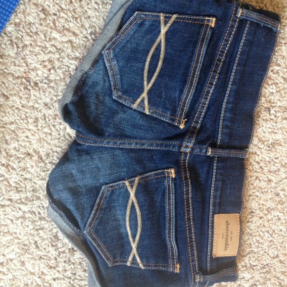 Shorts - Picture 3 of 3