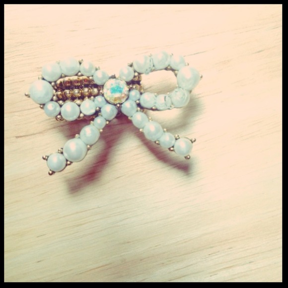 ❌SOLD❌ Betsey Johnson Pearly Bow Ring🎀