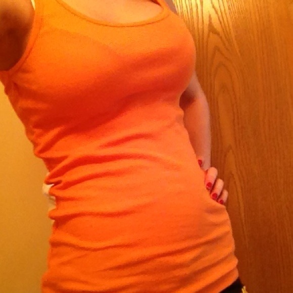 Orange tanktop - Picture 2 of 2