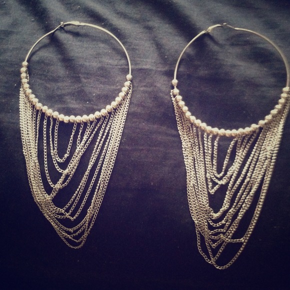 Round dangling earrings. - Picture 1 of 1