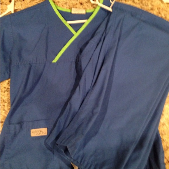 SOLD ON EBAY Urbane scrub set