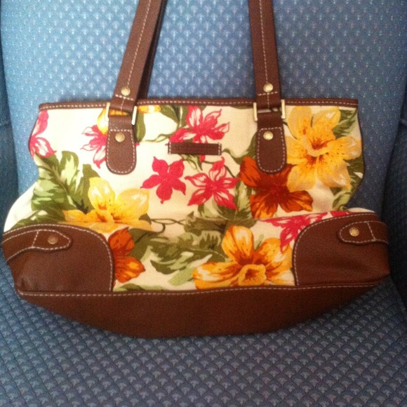 Caribbean Joe flowered handbag.
