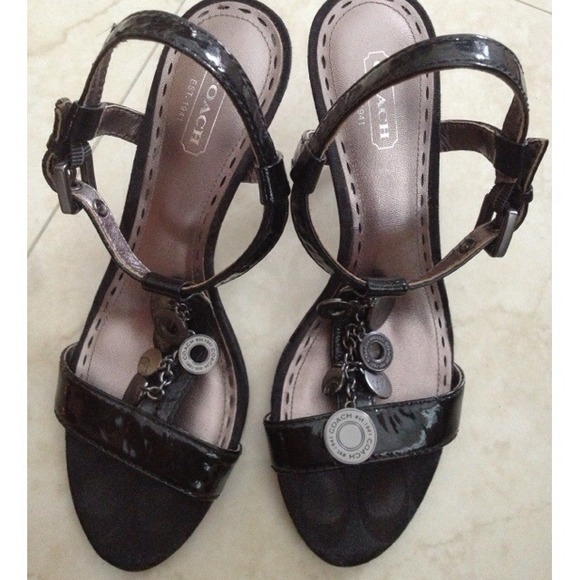 💯% Authentic Coach heels. Size 8