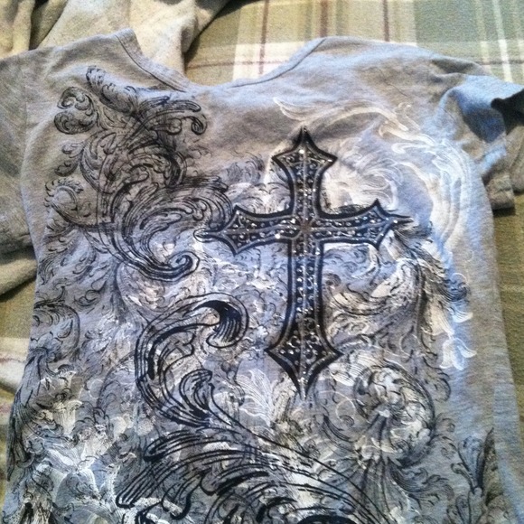 Gray tshirt