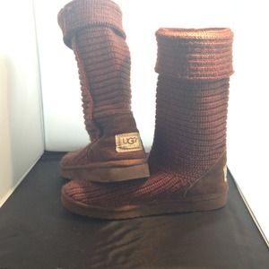 SALE! Brown knit sweater Uggs