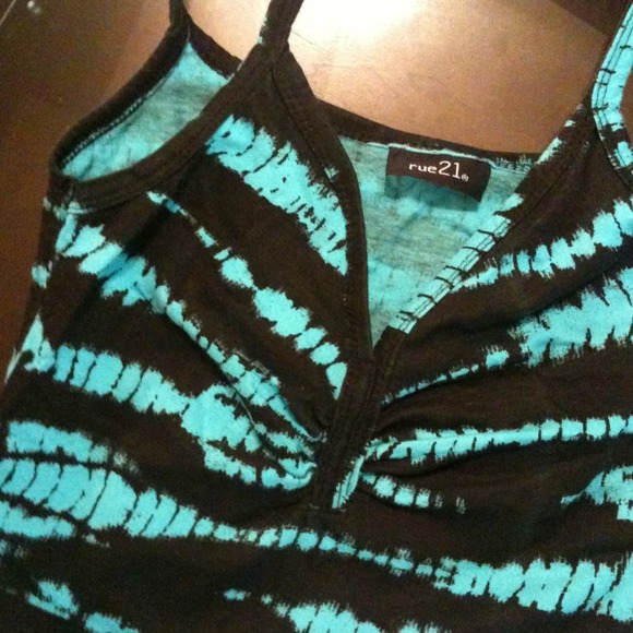 Rue21 tank - Picture 2 of 2