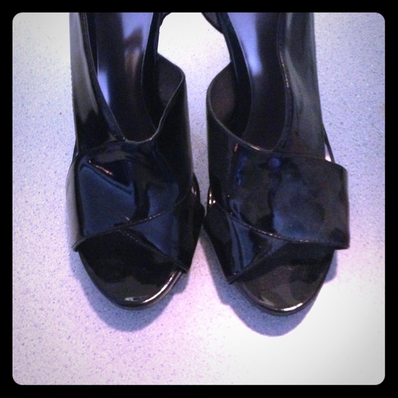 Black Patent Leather Heels - Picture 1 of 4