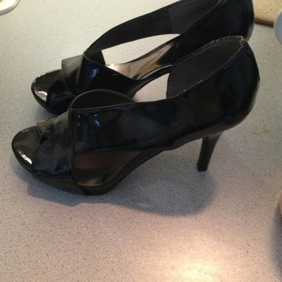 Black Patent Leather Heels - Picture 2 of 4