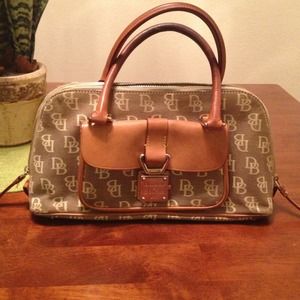 Dooney & Bourke Purse