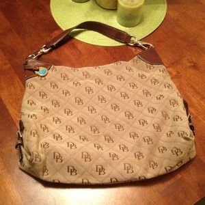 Dooney and Bourke Purse 💯% Authentic.