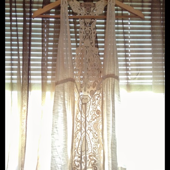 Breezy Embroidered Creme Drape Vest🌺ON SALE - Picture 3 of 3