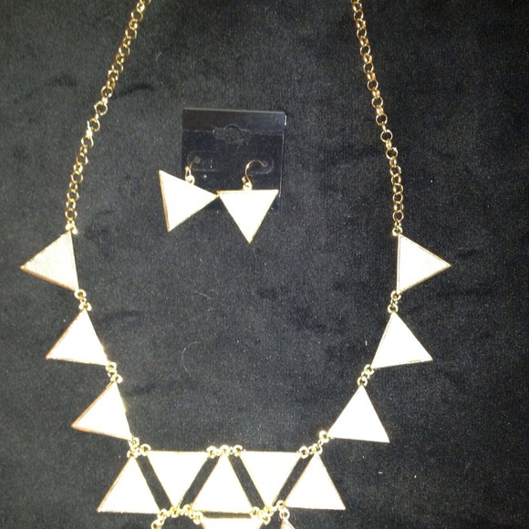 Grey statement necklace
