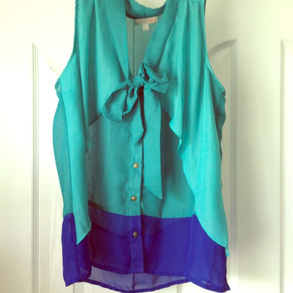 Two Toned Blue Bow Top