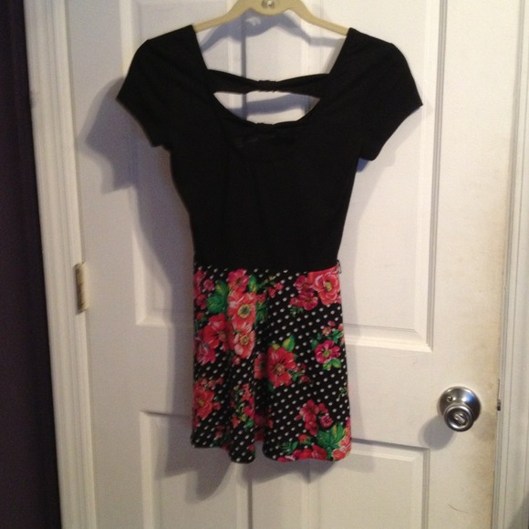 ⛔Traded⛔Floral high low shirt - Picture 2 of 2