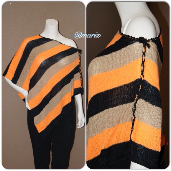 Accessories - NWOT Knit Poncho