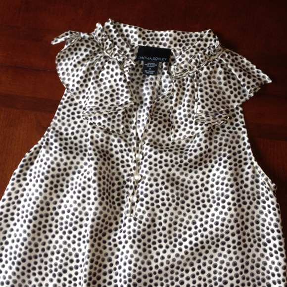 ❌SOLD❌ Cynthia Rowley 100% silk sleeveless blouse - Picture 2 of 3