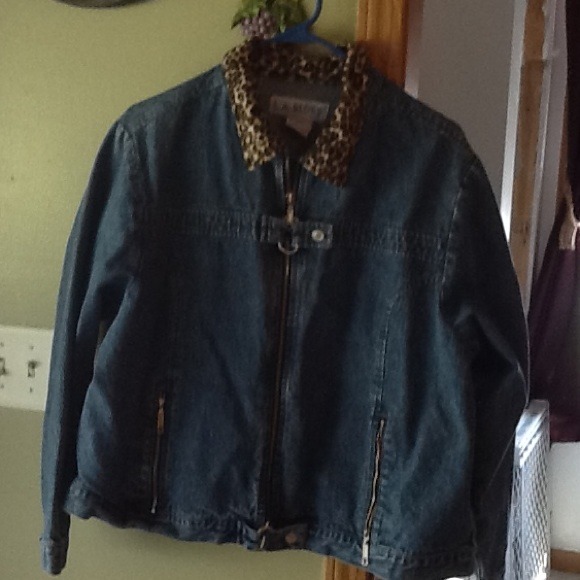 Jean jacket, Capri , shirt, night g,