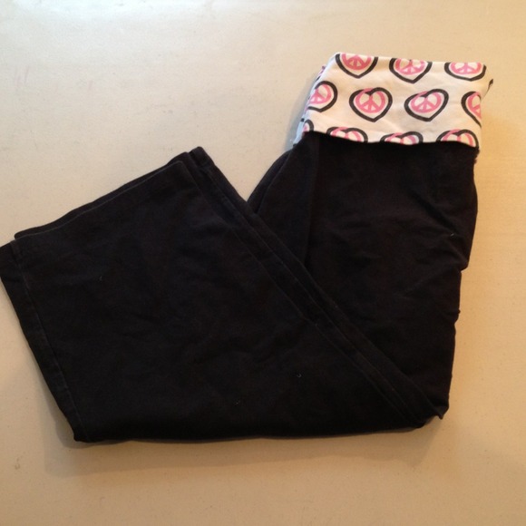 PINK cropped Capri yoga pant