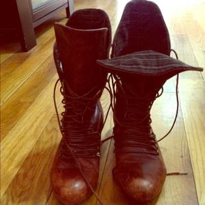 Miz moon lace up boots 7.5! Only worn a few times.