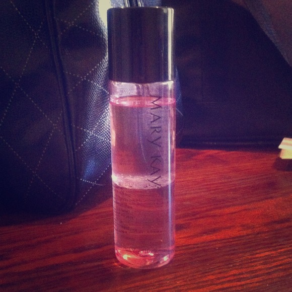 Mary kay Oil free make up remover *SOLD*