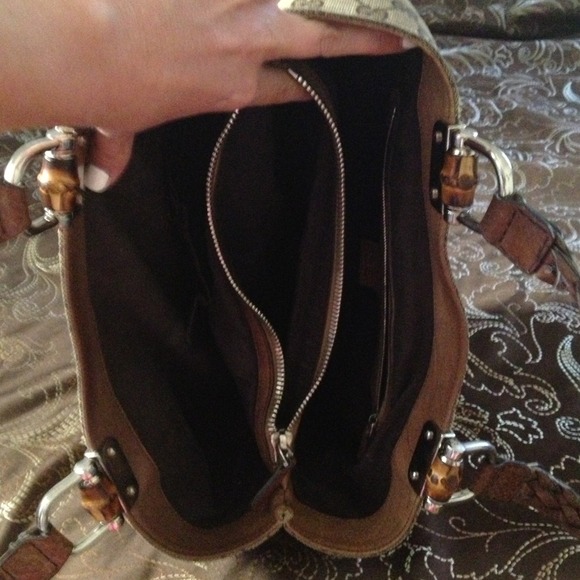 😊SOLD😊100% AUTHENTIC GUCCI BAG - Picture 3 of 4