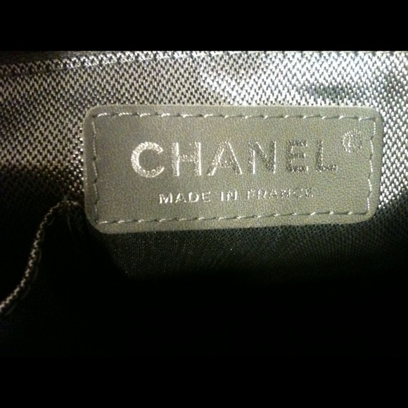 Chanel Bag - Picture 2 of 4