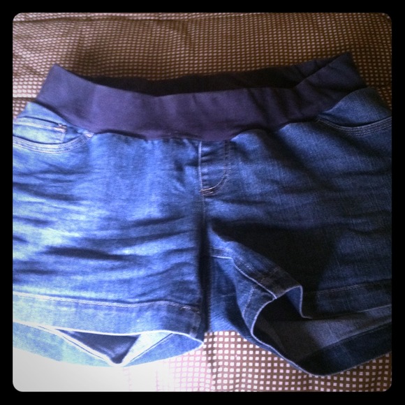 Maternity denim shorts
